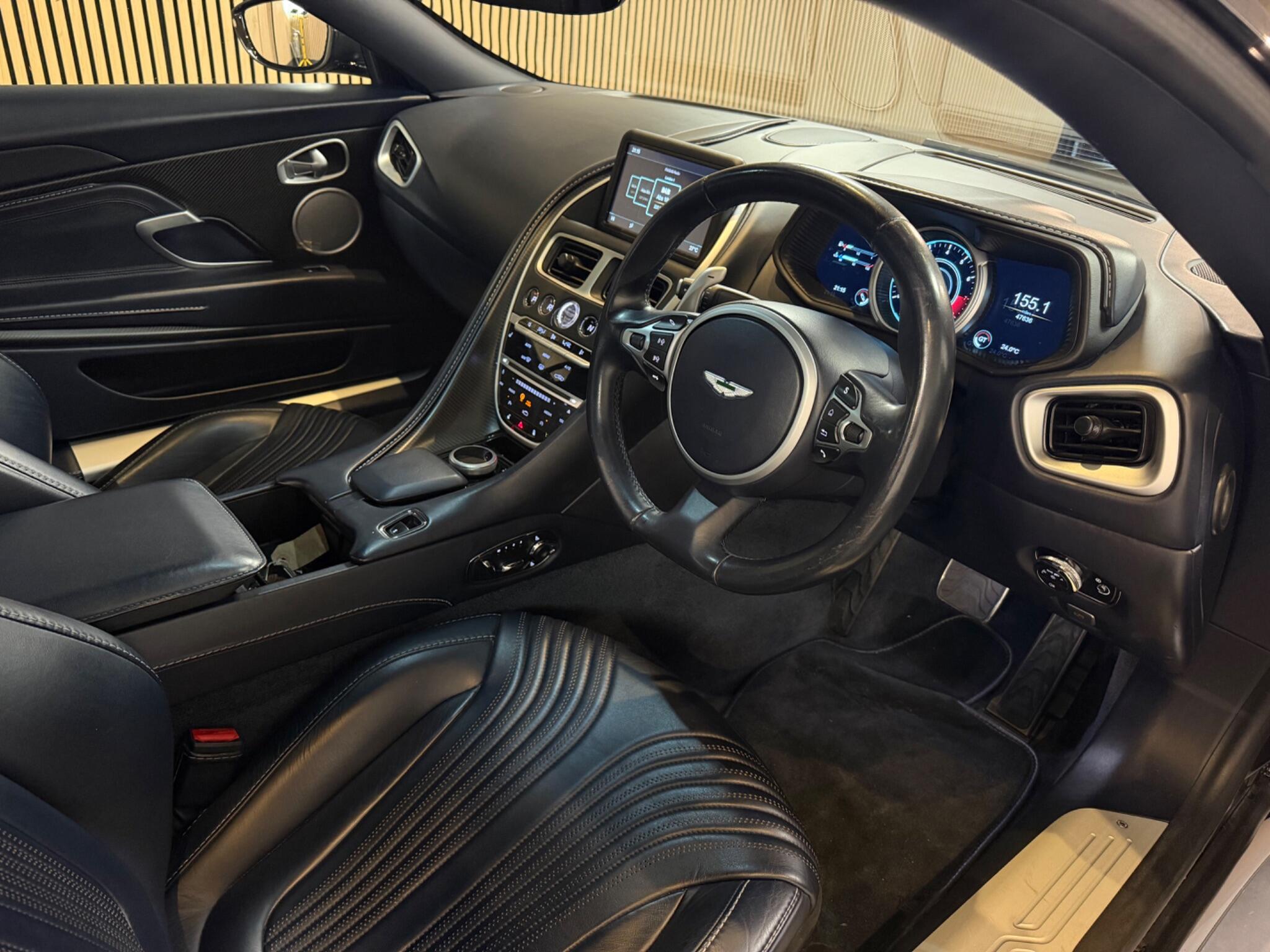 Aston Martin DB11